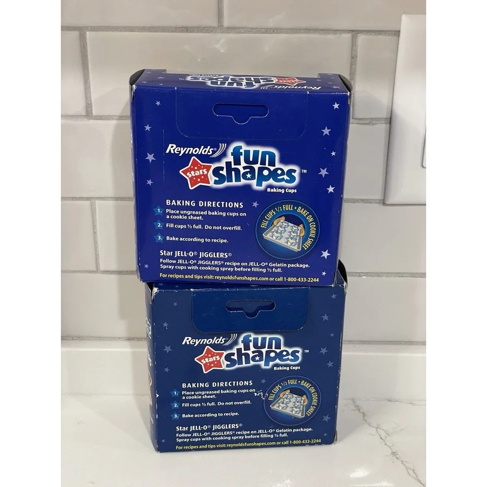 Reynolds Fun Shape Stars Foil Baking Cups 45 Count Cake Cookie Jello 3.5 oz READ